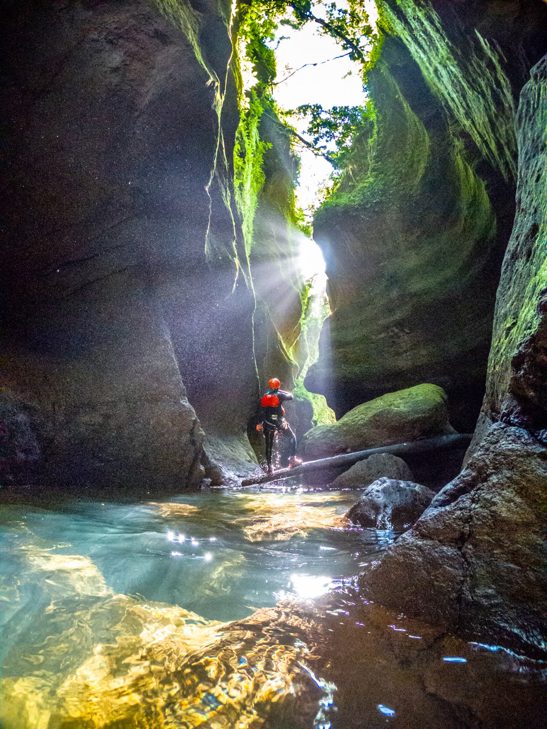 Man canyoning